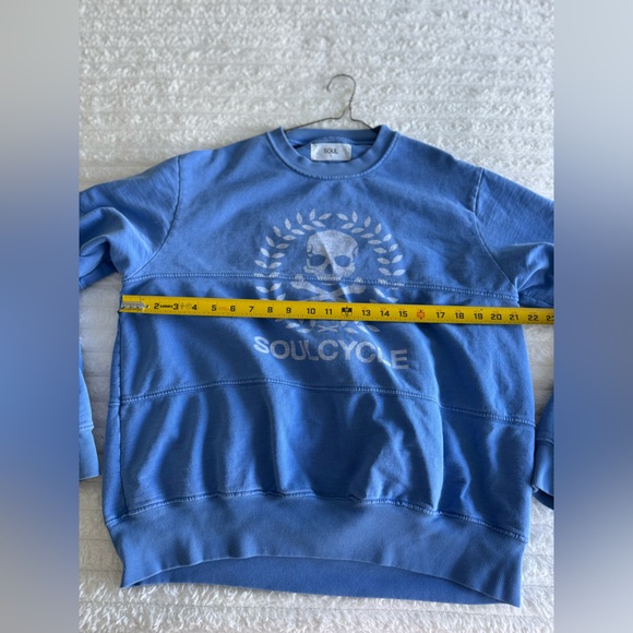 SoulCycle Sky Blue Crest Crew Neck Sweater Split Seam Derek Sweatshirt 💯 cotton - Picture 6 of 7